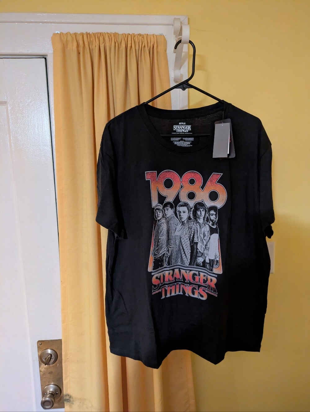Netflix Stranger Things 1986 Black Graphic Tee